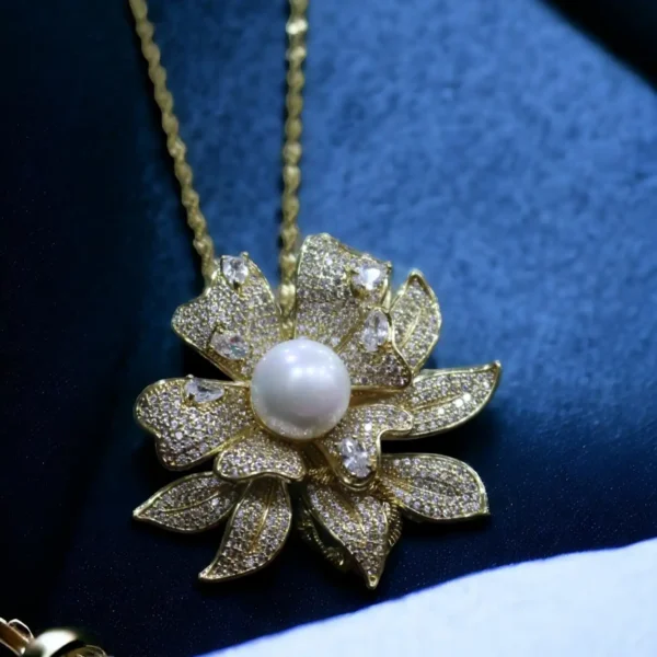 Floral Pearl Pendant 1