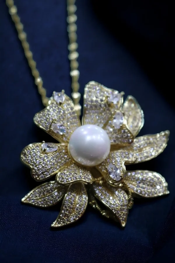 Floral Pearl Pendant 2