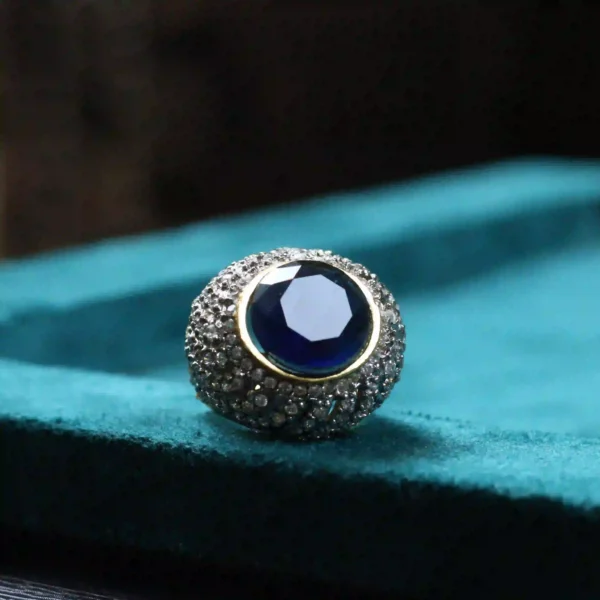 Giant Sapphire Ring 3 scaled