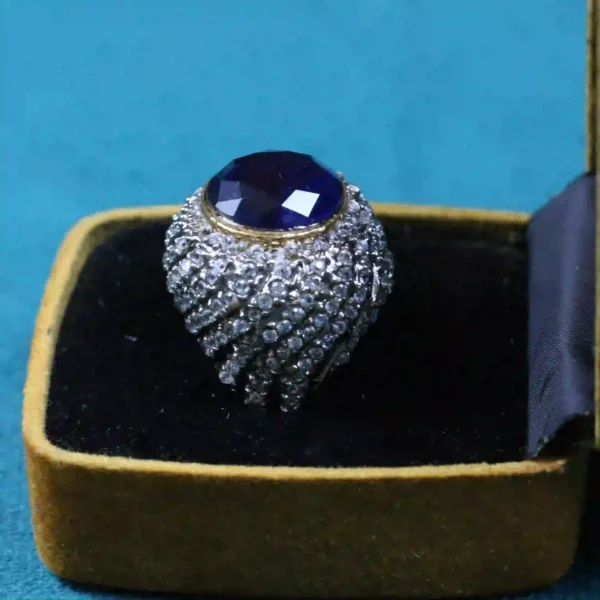 Giant Sapphire Ring 4 scaled